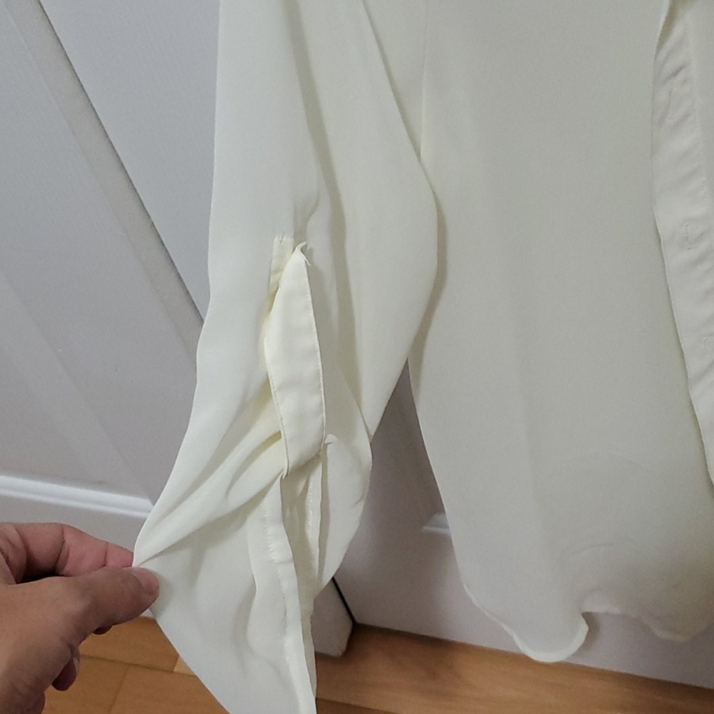 Blouse - Picture 2 of 3